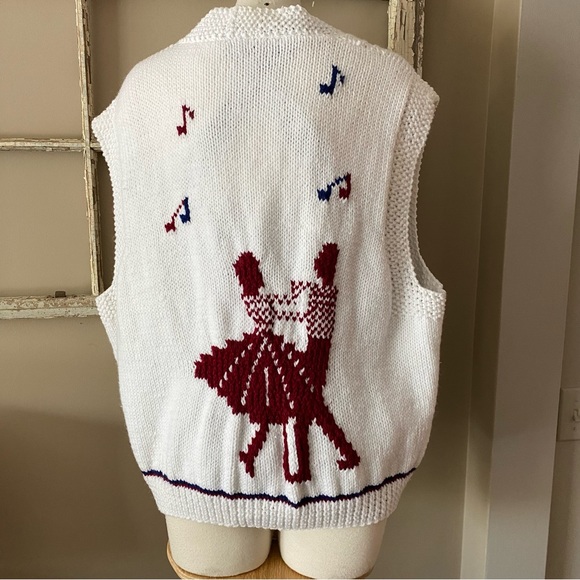 🎵 Vintage hand knit vest with musical notes and dancers! - Picture 2 of 6